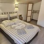 La De Bed & Breakfast