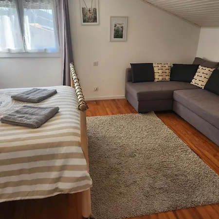 La De Bed & Breakfast *