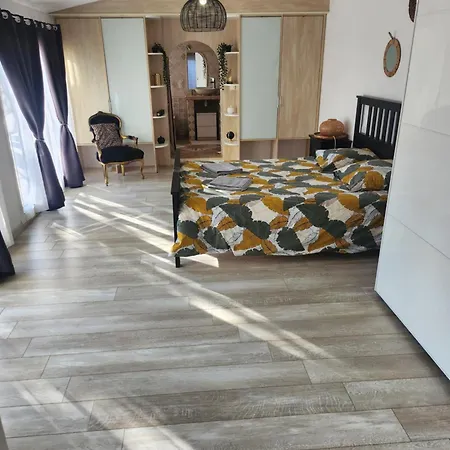 Bed & Breakfast La De Fleury (Aude)