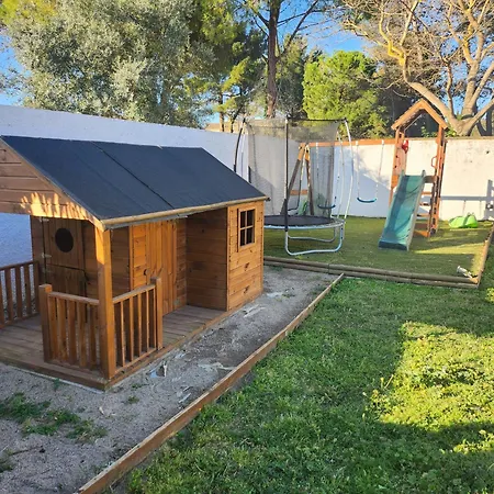 Bed & Breakfast La De Fleury (Aude)