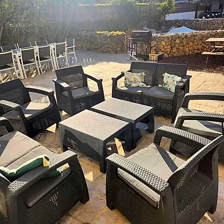 לינה וארוחת בוקר La De *